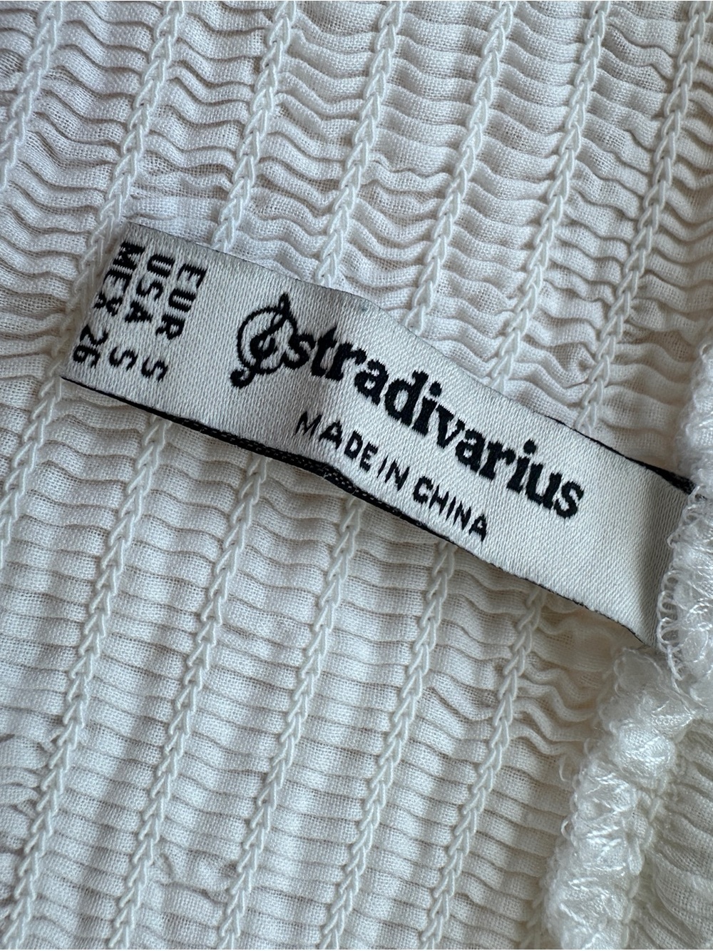stradivarius White Eyelet Ruffle Square-Neck Crop Top - Picture 3 of 3